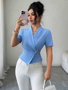 Elenzga 女士立领短袖褶皱不对称金属装饰修身腰部蝴蝶结后背通勤优雅休闲时尚新款蓝色衬衫 - 藍色 - 查看 6