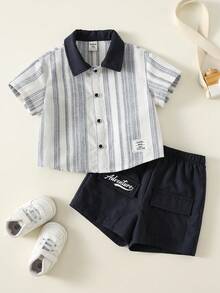 SHEIN 2件套男婴幼儿海军蓝条纹拼接撞色短袖梭织衬衫和工装短裤套装，春夏男婴服装，套装，男婴短袖上衣 - 藏蓝色 - 查看 4
