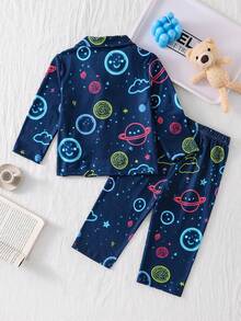 男婴睡衣 - 两件套睡衣，太空星球印花，长袖翻领睡衣上衣搭配同色长裤，海军蓝底色，四季皆宜，适合2026年假日穿着，舒适又充满节日气氛，趣味十足。本产品需要紫外线照射才能发光。 - 寶藍色 - 查看 2