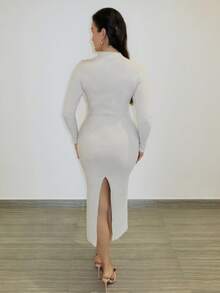 MDEdit Vestido texturizado de malha elástica para outono/inverno feminino, vestido justo com gola alta, vestido com fivela de metal, vestido elegante para mulheres, vestido casual, roupas femininas de outono/inverno, vestido de festa - Damasco - Ver 2