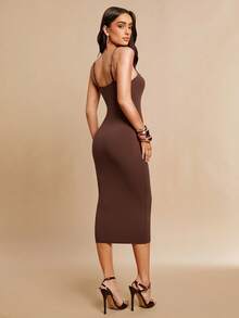 Silquee This Sexy, Figure-Hugging Brown Maxi Dress Boasts A Beautiful Cut And Is Made Of Highly Elastic Fabric For Exceptional Comfort. The Elastic Shoulder Straps Make It Suitable For Everyday Wear. Built-In Bra Pads Provide Excellent Support. Whether For Valentine's Day, A Date, A Night Out, Or An Evening Out, It's The Perfect Choice. A Brown Dress Is An Essential Fashion Item For Spring And Summer.Tight Body Shape,Carnival - Chocolate Brown - View 2