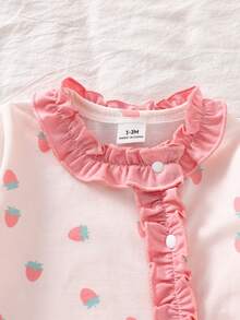 SHEIN 3件套新生女宝宝套装，草莓印花长袖连体衣，双面襁褓毯，甜美可爱，适合作为新生儿礼物或婴儿洗礼礼物