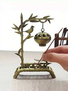 Madebyblanc 寓意吉祥的创意香炉，“步步高升”悬挂式香炉，“心想事成”方形香炉，“财源滚滚”骏马造型香炉，以及三足鼎式青铜色祭祀香炉，传统禅意冥想及家居装饰礼品，手工黄铜合金迷你祭坛香炉，适用于香薰、瑜伽及营造宁静氛围，优雅的桌面摆件，适用于办公室、书房及客厅。 - 彩色 - 查看 4