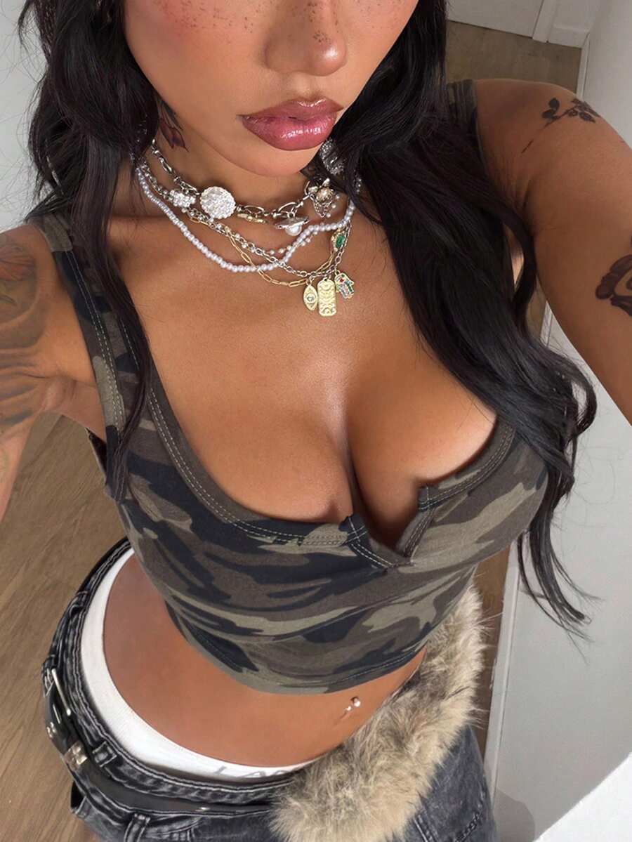 Coolane Women's Summer Concert Outfit Rave Outfit Festival Going Out Renaissance Fair Club Outfits Sexy Y2K Rib Knit White Notched Collar Truncated T-Shirt Tees - Army Green - View 1