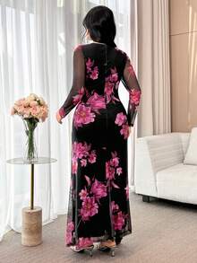 Modelyn 大码女式印花圆领长袖优雅连衣裙，侧腰处饰有3D立体花朵装饰 - 彩色 - 查看 3