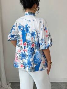 Elenzga Camisa de mujer de manga corta, cuello alto, estilo suelto y abierto delantero, con estampado de posicionamiento romántico, elegante, de moda, cómoda y casual para uso diario y vacaciones (estampado de posicionamiento aleatorio) - Azul - Ver 2