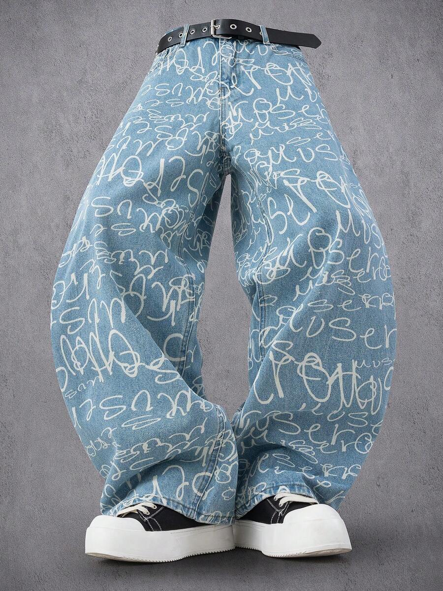 Manfinity Denimwave Quần jeans nam ống rộng dáng suông màu xanh nhạt in chữ, quần jeans họa tiết đường phố dành cho nam, quần nghệ thuật nam. - Rửa nhẹ - Xem 1