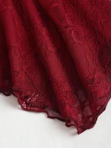 Sweetra Nuevo vestido de fiesta elegante y sexy de mini longitud con cintura ceñida, bajo asimétrico de encaje, escote en V y espalda descubierta, color rojo vino - Burdeos - Ver 3