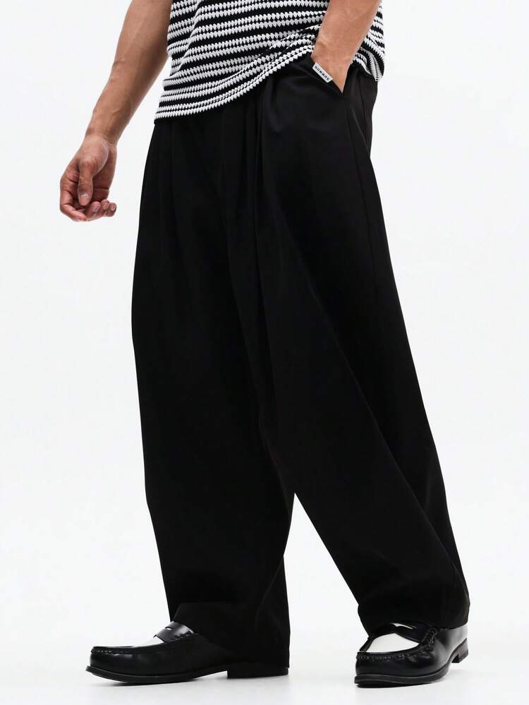 Wide Leg Pleated Trouser With Back Pockets