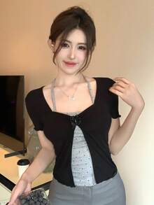 DAZY Camiseta casual de mujer de manga corta con bajo con volantes y bloqueo de color en contraste, estilo femenino - Negro - Ver 4