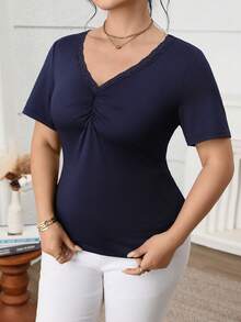 Modelyn 大码女式V领褶皱蕾丝拼接休闲百搭通勤短袖T恤 - 藏蓝色 - 查看 6
