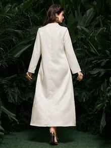 Al Najma 新款女士迪拜中东风格晚礼服，刺绣凸纹图案，撞色设计，水钻装饰长款长袍式连衣裙 - 杏色 - 查看 6