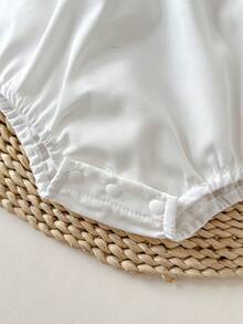 SHEIN 女婴白色无袖花卉蝴蝶印花连体衣，饰有蝴蝶结，可爱休闲，适合夏季外出、旅行和度假。 - 白色 - 查看 7