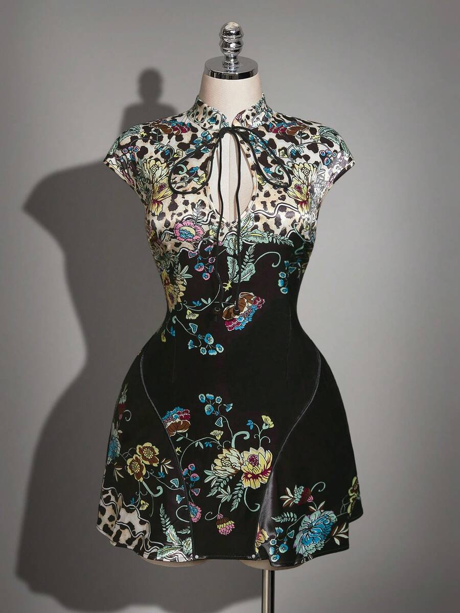SHEIN ICON Đầm sườn xám dáng chữ A ôm sát, cổ giọt nước, khoét rỗng, kiểu retro Y2K, chất liệu satin, cỡ lớn.