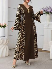 Al Najma كارديجان طويل أنيق بياقة على شكل حرف V مزخرف بطبعة جلد النمر ذو أكمام طويلة ومزين بخرز، مرشق وأنيق - قهوة بني - مشاهدة 6