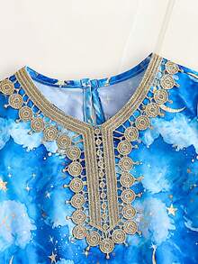 女婴斋月假日风星月印花V领荷叶袖蕾丝拼接宽松连衣裙，春夏秋季款 - 藍色 - 查看 6