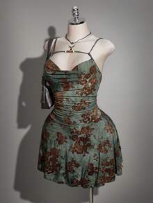 SHEIN ICON Đầm slip dáng rộng cỡ lớn kiểu vintage Y2K, cổ khoét sâu, xếp ly, đính hạt và chất liệu nhung, kiểu Trung Quốc cổ điển, thích hợp cho hẹn hò, tiệc tùng, du lịch, các buổi liên hoan. - Nhiều màu - Xem 4