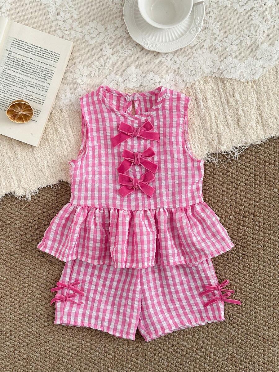 SHEIN Conjunto de Colete e Shorts com Laço Xadrez para Bebê Menina - Rosa chiclete - Visão 1