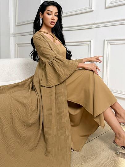 Yasmyna Đầm Abaya Ả Rập tay loe màu trơn thanh lịch, kín đáo dành cho phụ nữ, cổ yếm chéo.