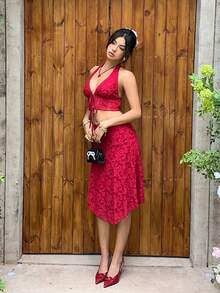 MainGRL Bộ trang phục trẻ trung, năng động gồm áo yếm buộc dây phía trước, cổ khoét sâu và chân váy vạt bất đối xứng, thích hợp cho lễ hội âm nhạc, kỳ nghỉ xuân/hè, hoặc buổi hẹn hò lãng mạn. - Đỏ - Xem 3