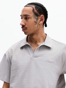 SUMWON Geometric Patterned Short Sleeve Collared Polo Shirt With Partial Button Placket Classic Casual Summer Style Regular Fit Men - Grey - View 4