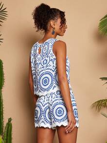 Travachic Bộ đồ nữ 2 món gồm áo tank top cổ tròn và quần short họa tiết cây cỏ, phong cách Bohemian, miền Tây, trang phục mùa hè, quần áo mùa hè, trang phục đi biển cho nữ, trang phục đi nghỉ mát ở biển cho nữ, trang phục mùa xuân hè, trang phục lễ hội, trang phục dự tiệc thanh lịch, trang phục dự đám cưới, trang phục tốt nghiệp trang trọng, trang phục công sở cho nữ. - Xanh và trắng - Xem 2