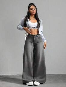 SHEIN Tall CURVE 大码女式宽松牛仔裤，适合夏季度假、7月4日、俱乐部、办公室、乡村音乐会、锐舞派对、游轮等场合，打造颓废摇滚风高腰牛仔裤造型 - 淺色水洗藍 - 查看 4