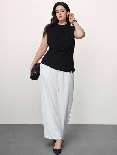 Maija 2026 春季新款大码女装不对称褶皱立领无袖上衣，百搭实用，适合通勤、办公、商务休闲、派对、复古、浪漫、时尚、舒适、优雅、休闲、必备单品、纯色、度假等场合，适合单身女士、商务休闲装扮、浪漫约会。