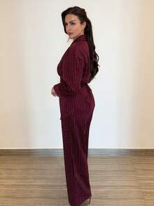 MDEdit 2 件套女士收腰韩版复古风格衬衫和裤子，适合通勤和日常穿着 - 酒紅色 - 查看 3