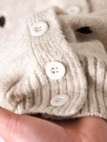 CosyJoli Áo khoác cardigan dệt kim dáng rộng tay ngắn cổ tròn cài một hàng khuy dành cho nữ, thêu hình trái tim, kiểu dáng thường ngày. - Màu be - Xem 7