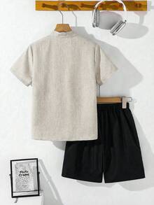 SHEIN 男童休闲V领短袖衬衫和短裤套装 - 彩色 - 查看 6