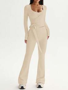 Sovereign Charm 三件套女士运动套装，包括抽绳长袖T恤、前褶吊带背心和高腰喇叭运动裤，适合日常休闲穿着、跑步、瑜伽、健身、网球等各种运动，四季皆宜。 - 卡其色 - 查看 4