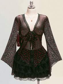 SHEIN ICON 女士加大码复古性感优雅都市现代千禧风Y2K情人节：半透明红色爱心植绒拼接蕾丝边深V领前中系带开衩不对称下摆喇叭袖黑色网纱上衣 - 黑色 - 查看 3