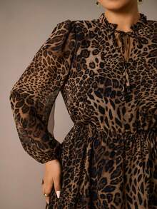 SHEIN CURVE+ 大码女式雪纺豹纹长袖连衣裙，V领系腰A字短款连衣裙，秋冬叠穿连衣裙 - 彩色 - 查看 3