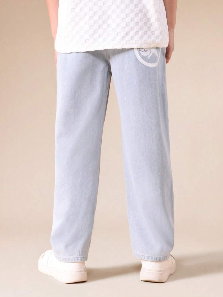 Jeans larghi e lavaggio chiaro