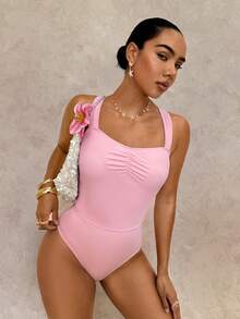 Swim Glamine 26SS 情人节独家热销时尚单品，女士春夏沙滩装，女士连体泳衣，优雅性感复古风，适合海滩、度假、INS网红穿搭，精致浪漫甜美，可调节蝴蝶结露背肩带，小众设计连体泳衣，粉色、浅粉色，简约百搭，优雅浪漫，性感迷人，适合海滩、海岛度假、假期、派对、日常穿着 - 粉色 - View 6