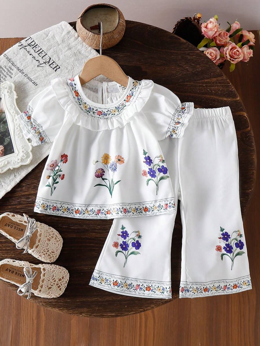 SHEIN 女婴碎花荷叶边泡泡袖上衣和喇叭裤套装 - 白色 - 查看 1