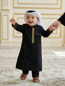 SHEIN 男婴夏季碎花边长袖睡袍上衣搭配黑色长裤套装，适合外出、休闲穿着和派对。 - 黑色 - 查看 1