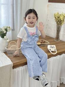 SHEIN Little Byeori 女童立体蝴蝶结蓝色牛仔宽松连体裤，儿童春夏休闲度假乡村波西米亚风服装，女童沙滩装，女童西部街头风服装，春假服装，锐舞派对服装，牛仔连体裤，女童度假服装 - 淺色水洗藍 - 查看 4