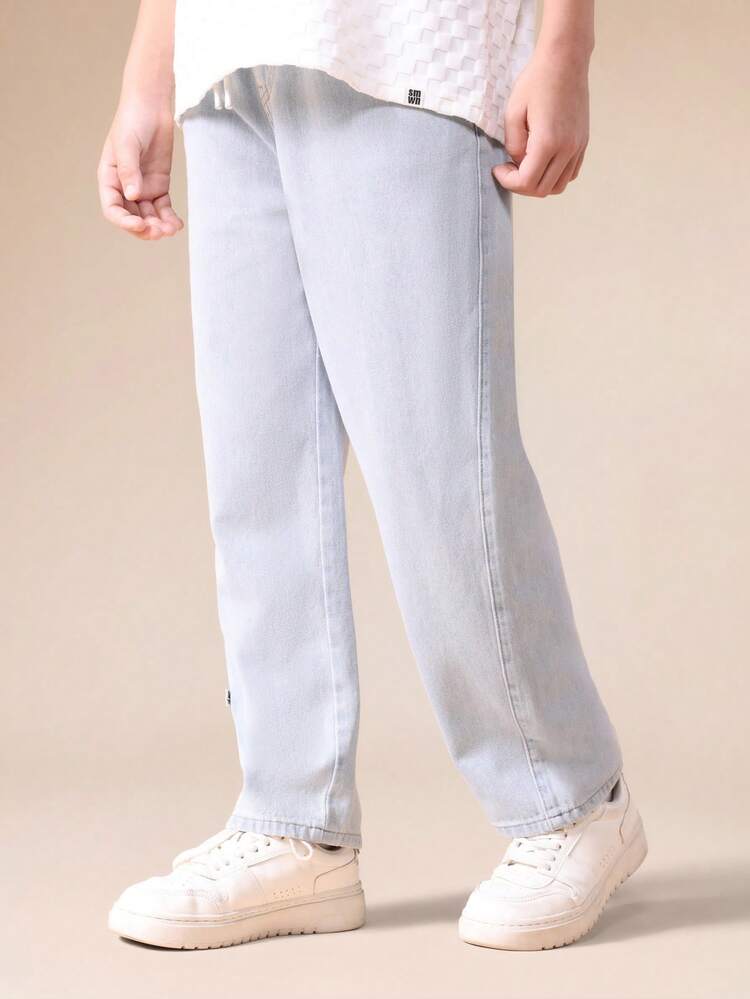 Jeans larghi e lavaggio chiaro