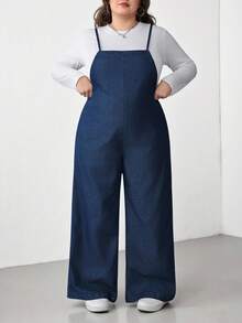 SHEIN CURVE+ 大码休闲宽松露背系带牛仔连体裤，春夏情人节嘉年华服装，通勤度假毕业时尚Y2K可爱街头风派对婚礼优雅商务休闲女式舒适大码牛仔背带裤，宽松版型阔腿设计，亲肤面料，带口袋 - 藍色 - 查看 2