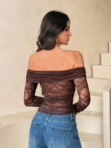 SHEIN Tall 性感透视蕾丝拼接露肩长袖T恤，浪漫情人节约会必备；女士性感褶皱透视常规袖露肩修身咖啡棕色纯色女式上衣；春秋季休闲日常穿着 - 咖啡棕 - 查看 3