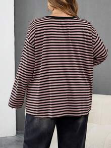 SHEIN CURVE+ 大码休闲落肩宽松条纹T恤，适合秋冬季女性穿着 - 彩色 - 查看 2