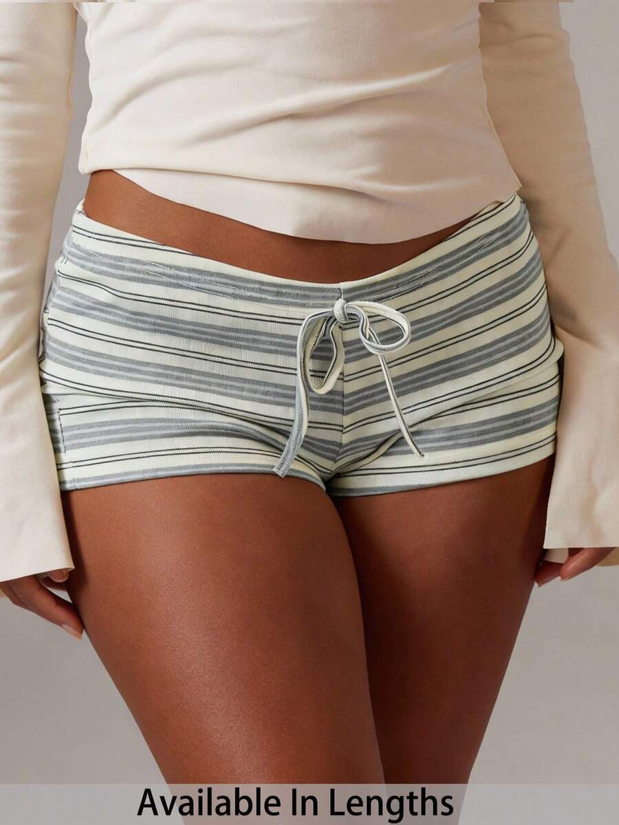 SHEIN Tall CURVE Quần short kẻ sọc gợi cảm buộc eo dành cho nữ cỡ lớn, quần short kẻ sọc, quần short buộc dây, quần short mùa hè cho nữ, quần short thường ngày cho nữ, quần short đi biển cho nữ. - màu đen - Xem 1