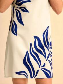 CAJUNI 女士波西米亚热带植物叶子印花棕色吊带迷你连衣裙，图案 - 藍色 - 查看 4