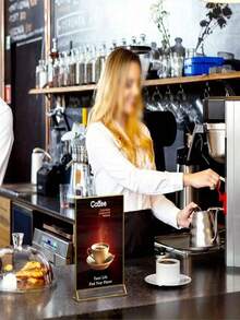 1 Stück goldfarbener transparenter Acryl Tischkartenhalter. Goldfarben beschichteter Rand, beidseitig nutzbarer Menüständer. Acryl Fotorahmen, geeignet für: Hochzeit, Getränke, Restaurant, Bankettbeschilderung, Preisschilder, Rezeptkarten-Präsentation im Geschäft. (Produkt mit Schutzfolie) - Verschiedenfarbig - Übersicht 3