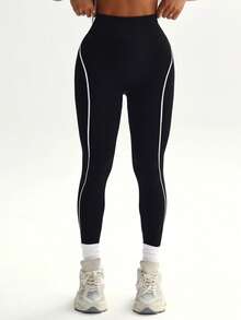 Dewbera Women's Black Seamless Line Leggings, Yoga 3/4 Pants, Autumn/Winter - Black and White - View 7