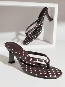 SHUZIA 女士极简时尚舒适圆头波点细高跟人字拖凉鞋 - 咖啡棕 - 查看 1