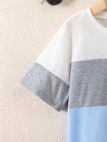 Vacaura 2件套男童休闲撞色圆领T恤套装，舒适时尚，适合日常、上学、运动穿着 - 淺藍色 - 查看 4