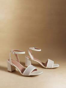 Rosivie Giày sandal nữ đế dày vừa phải, mũi vuông, kiểu dáng thường ngày thoải mái, chất liệu vải dệt và da PU, thiết kế quai phối hai tông màu, phù hợp cho mặc hàng ngày, dự tiệc, phong cách boho, miền Tây, lễ hội âm nhạc. - trắng - Xem 2